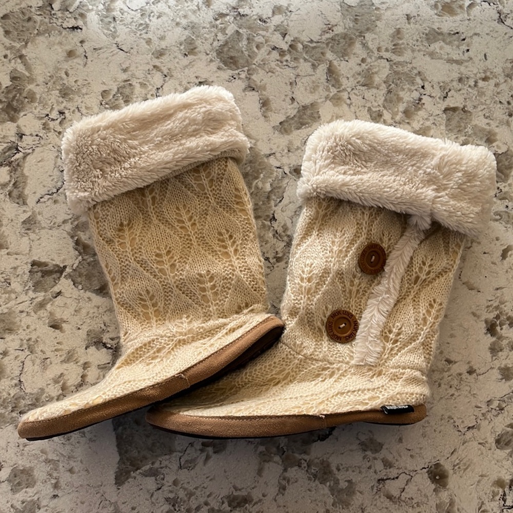 MukLuks Slipper Boot NWOT Size Large 8-9